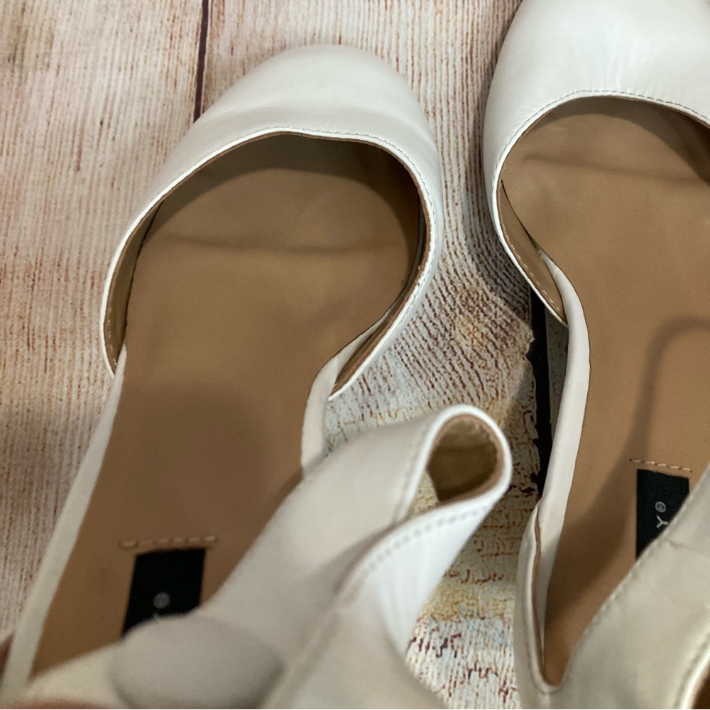 Array Classic White Heels With Strap - image 4